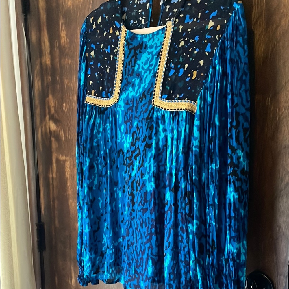Blue Patterned Women's Top - Picture 7 of 10